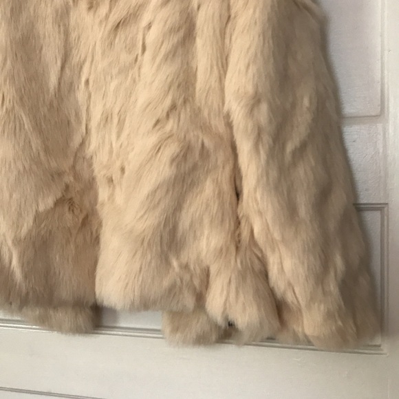 Cream White Faux Fur Collarless Coat - Picture 4 of 8